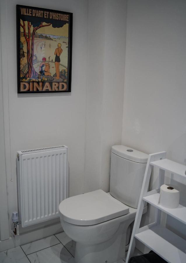 The Red House Modern Stylish Home From Home Walking Distance To Cardiff Bay And City Centre With Parking Exterior foto