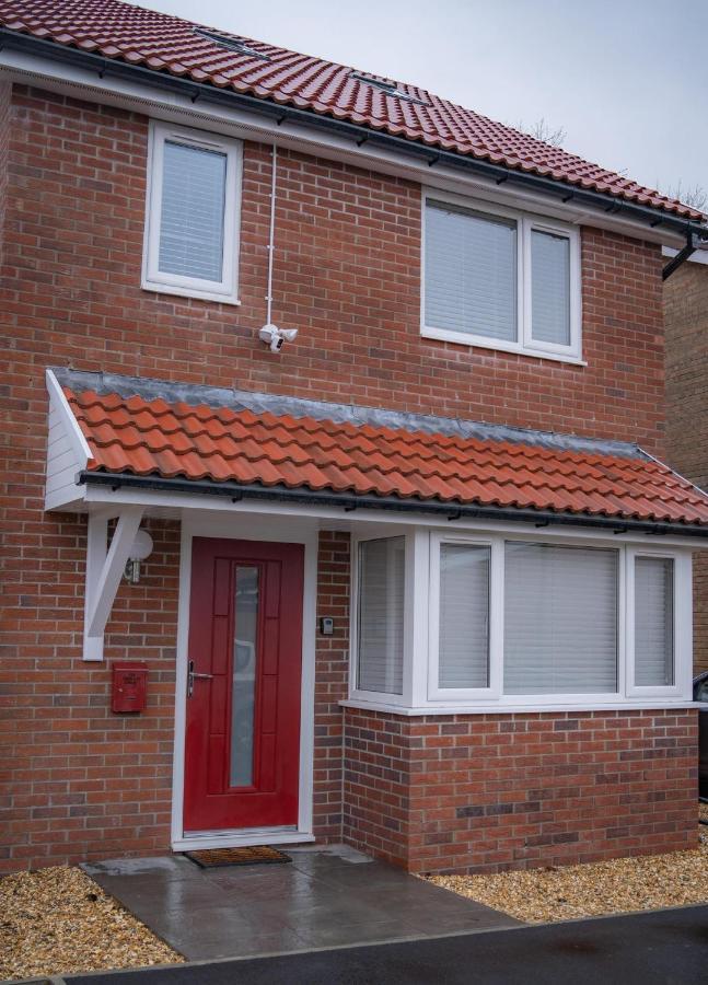 The Red House Modern Stylish Home From Home Walking Distance To Cardiff Bay And City Centre With Parking Exterior foto